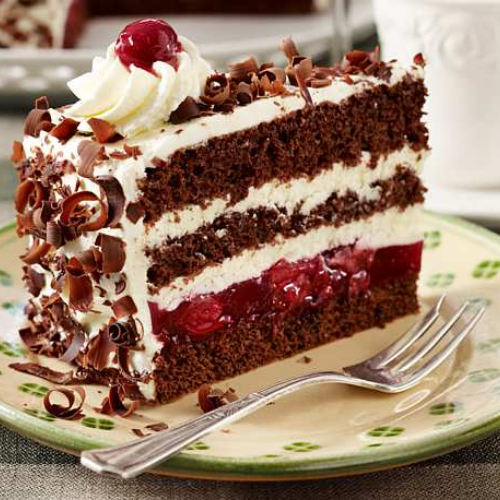 Torta Floresta Negra com Chocolate Garoto e Creme de Leite Nestlé – Faça em 60 Minutos!