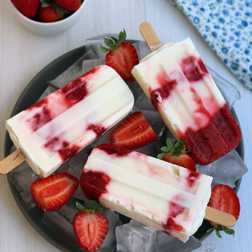 5 Passos para um Picolé de Iogurte Grego Perfeito Pronto em Apenas 15 Minutos (+ Congelamento)