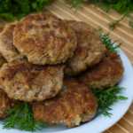 Bolinho de Carne de Feira: Receita Fácil e Saborosa em 30 Minutos!
