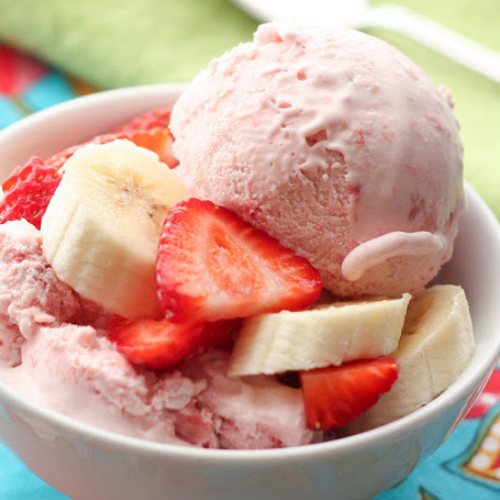 Sorvete de Banana com Morango em 10 Minutos – Receita Fácil e Saudável