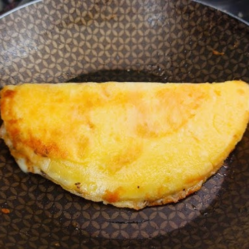 Pastel Travesseiro de Frigideira em 15 Minutos: Apenas 2 Ingredientes!