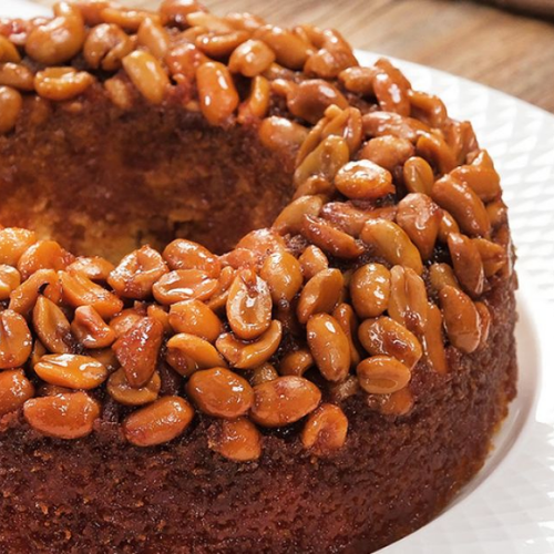 Bolo Pé de Moleque Crocante em 50 Minutos com Nestlé